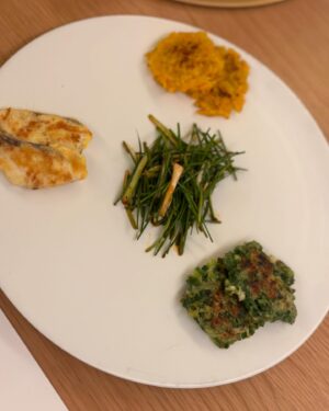 Bae Yoon-jung Instagram - 한식 다이닝 “사색”
오랜만에 동창만나서 맛있는음식 
배터지도록먹고 수다떨고 입과눈이즐거운날👍
역삼동에 한식다이닝 사색 꼭 가보세요!!
프라이빗한룸으로 가족들이랑 친구들식사하기
넘 좋은곳이에요^^ 저녁식사위주로하니까
소중한날 좋은날가보시길 추천드려요❤️
@sasec_seoul 
.
.
#한식다이닝#한정식#사색#대치중#드릅게오래들본다