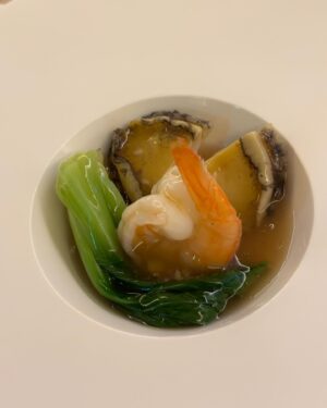 Bae Yoon-jung Instagram - 한식 다이닝 “사색”
오랜만에 동창만나서 맛있는음식 
배터지도록먹고 수다떨고 입과눈이즐거운날👍
역삼동에 한식다이닝 사색 꼭 가보세요!!
프라이빗한룸으로 가족들이랑 친구들식사하기
넘 좋은곳이에요^^ 저녁식사위주로하니까
소중한날 좋은날가보시길 추천드려요❤️
@sasec_seoul 
.
.
#한식다이닝#한정식#사색#대치중#드릅게오래들본다