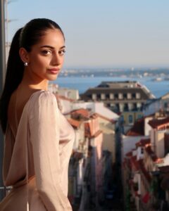 Actress Banita Sandhu HD Photos and Wallpapers October 2024