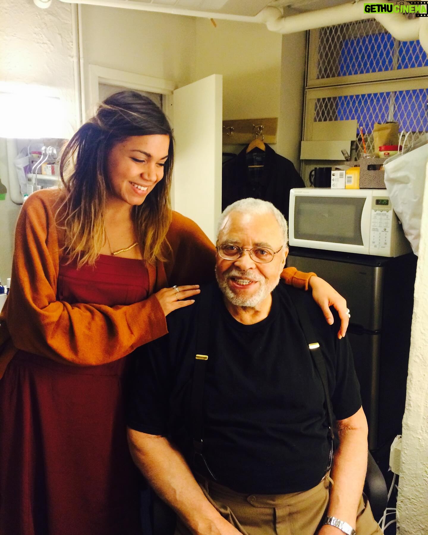Barrett Doss - 26.5K Likes - One of the great privileges of my life to work with and learn from this legend in my first Broadway show. He leaves an incredible legacy, a beautiful family, and a void that will never be filled. I will treasure the memories forever.
Rest well, James Earl.