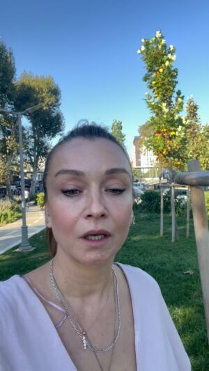 Başak Daşman Instagram - Bir şey çok üzücü olduğundan dolayı ona sinirlenememek aşırı sinirimi bozuyor 😑

#güzellikyarışması 
#idilbilgen #ayıp #yazık