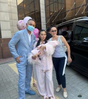 Bayan Alaguzova Instagram - Огромная благодарность за ваши пожелания! Я многодетная мама, и очень этому счастлива! ❤️