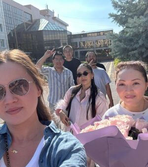 Bayan Alaguzova Instagram - Огромная благодарность за ваши пожелания! Я многодетная мама, и очень этому счастлива! ❤️