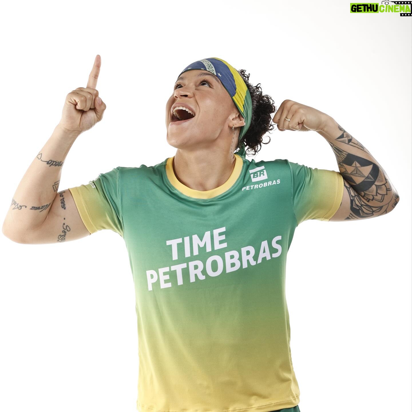 Beatriz Ferreira - 2.9K Likes - Agradecendo a Deus por todas as oportunidades! @petrobras #timepetrobras