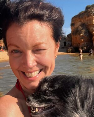 Bellamy Young Instagram - Temos saudades tuas, Portugal!! 😭❤️🇵🇹 
Hope everyone's long weekend is super fun. 
(But where did summer go?🤦🏻‍♀️)
Sending each of you so much love! 💗❤️💗
