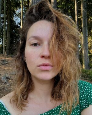 Berenika Kohoutová Instagram - Sama….Tady. A kdybych nebyla v devátym měsíci, tak tam vlezu nahatá jako každej normální člověk!