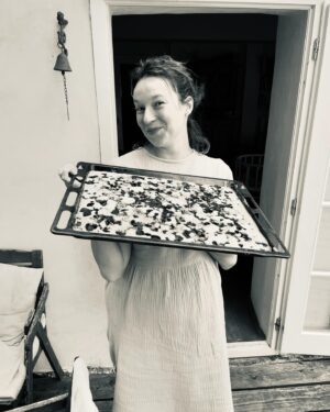 Berenika Kohoutová Instagram - Takovýhle léto to je❤️
Chalupa a krásný návštěvy!