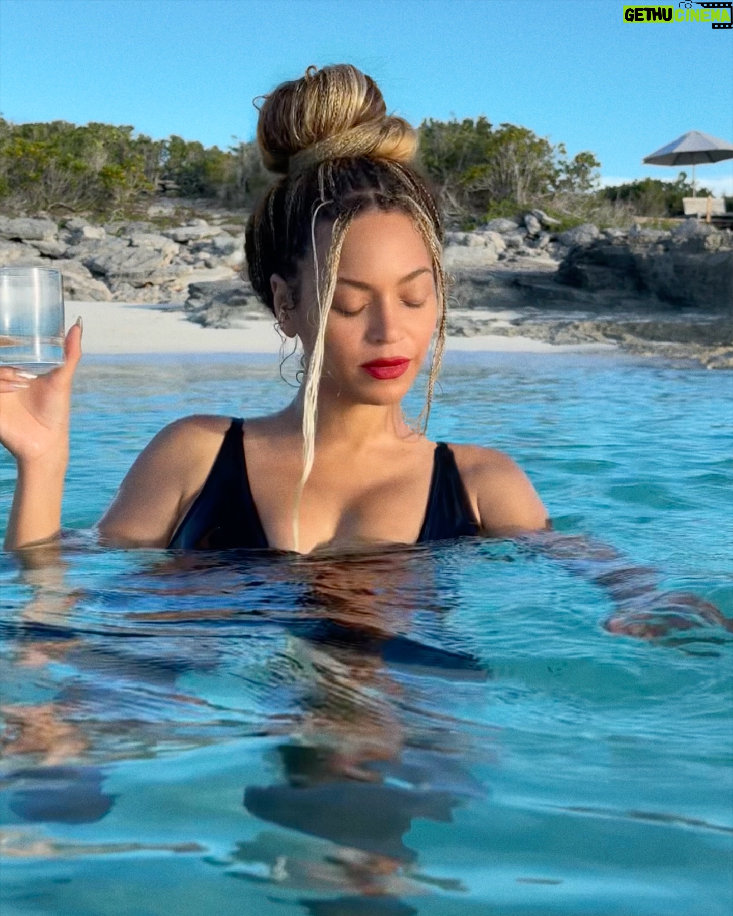 Beyoncé - 4.8 Million Likes -