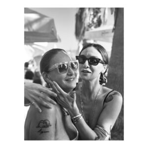 Birce Akalay Instagram - _________Bazı kızlar çok güzel.

The most blessed summer passes as fast as a firecracker.

🧜🏻‍♀️💅🏼💋🌹🥂🏝️