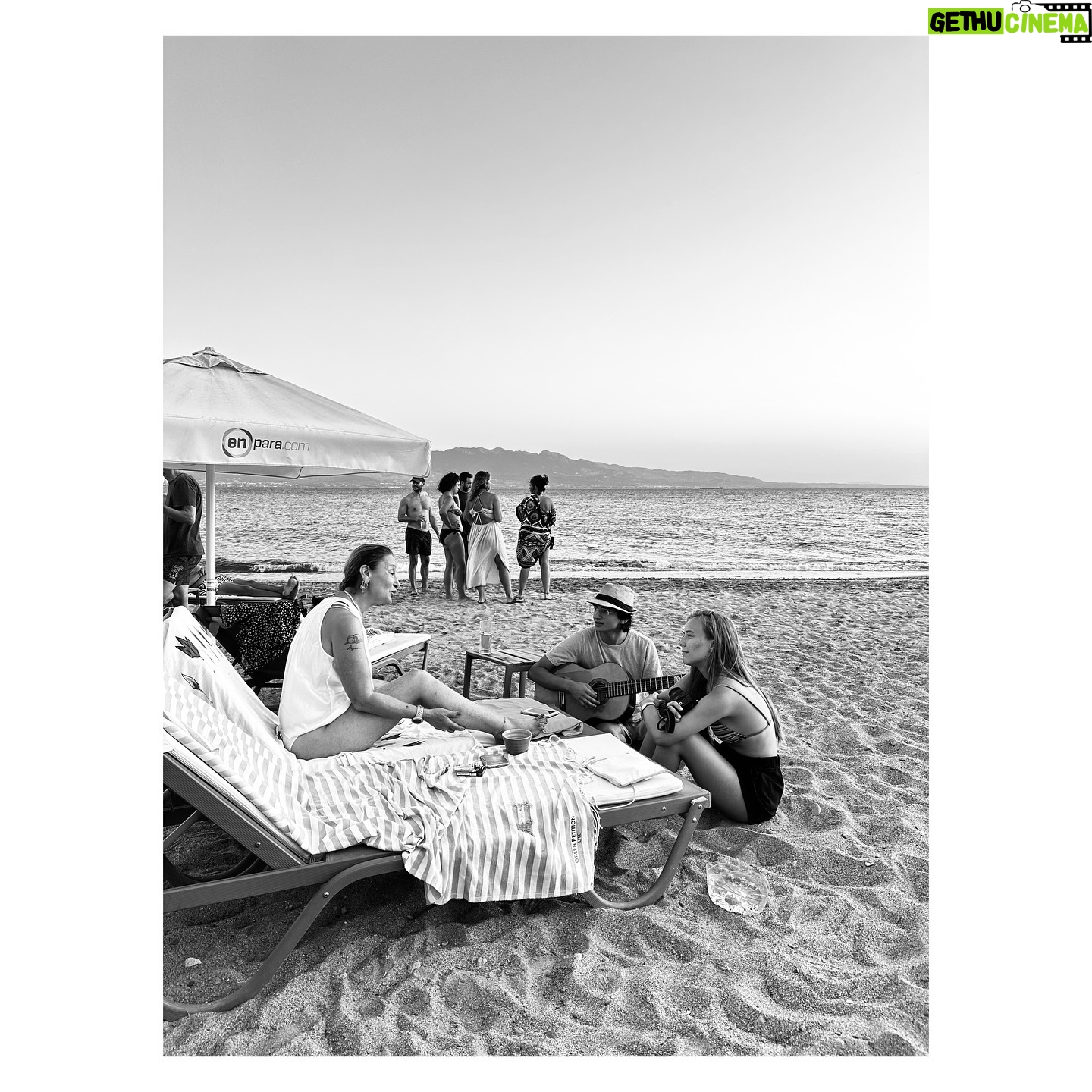 Birce Akalay - 141.4K Likes - _________Bazı kızlar çok güzel.
The most blessed summer passes as fast as a firecracker.
🧜🏻♀️💅🏼💋🌹🥂🏝️