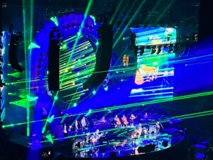 Blanca Lewin Instagram - Yo le habría puesto más color
 #jefflynne #electriclightorchestra #madisonsquaregarden