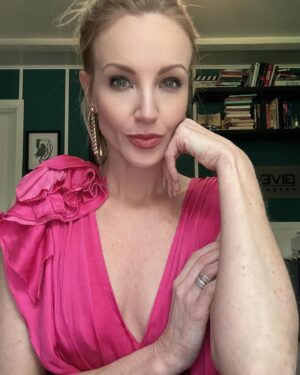 Brianne Davis Instagram - Quote of the Day:

Life is hard enough, don’t make it harder by holding on to someone who can’t love you. 
You’ll be ok without them. You’ll see.
Growth Is Painful.
Change Is Painful.
But There’S Nothing
As Painful As Staying Stuck
Somewhere You Don’T Belong. 🧡

📚 Secret Life of a Hollywood Sex & Love Addict @secretlifenovel 

🎙 Secret Life Podcast @secretlifepodcast

#secretlifeofahollywoodsexandloveaddict #secretlifenovel #briannedavis #quitlit #bibliophile #bookstagram #bookrecommendations #authorsofinstagram #slaa #loveaddiction #reels #toxicrelationships #reelsinstagram #loveadvice  #selflove #toxiclove #sobriety #recovery #recoveryispossible  #behernow  #bepresent  #igdaily  #mentalhealth  #selfawareness #selfcare #badrelationships #wednesdaywisdom #selfie #quoteoftheday