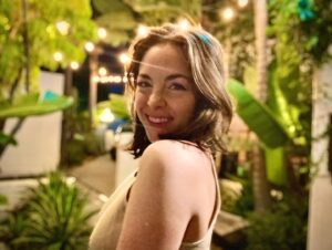 Brittany Curran Instagram - 92 degree Los Angeles heat after 8:30pm is nothing a little chilled white wine, good conversation, and copious amounts of blasting air conditioning can’t* distract you from 💋🌙🍷🥂🫠🤍🧊

*actually it can, this heat is the most distracting thing in the world and this whole post is straight up bold faced denial 

#pleasegodmakeitstop #weremeltingsweetbabyjesusweremelting #istherenomercyinthisworld #wine!