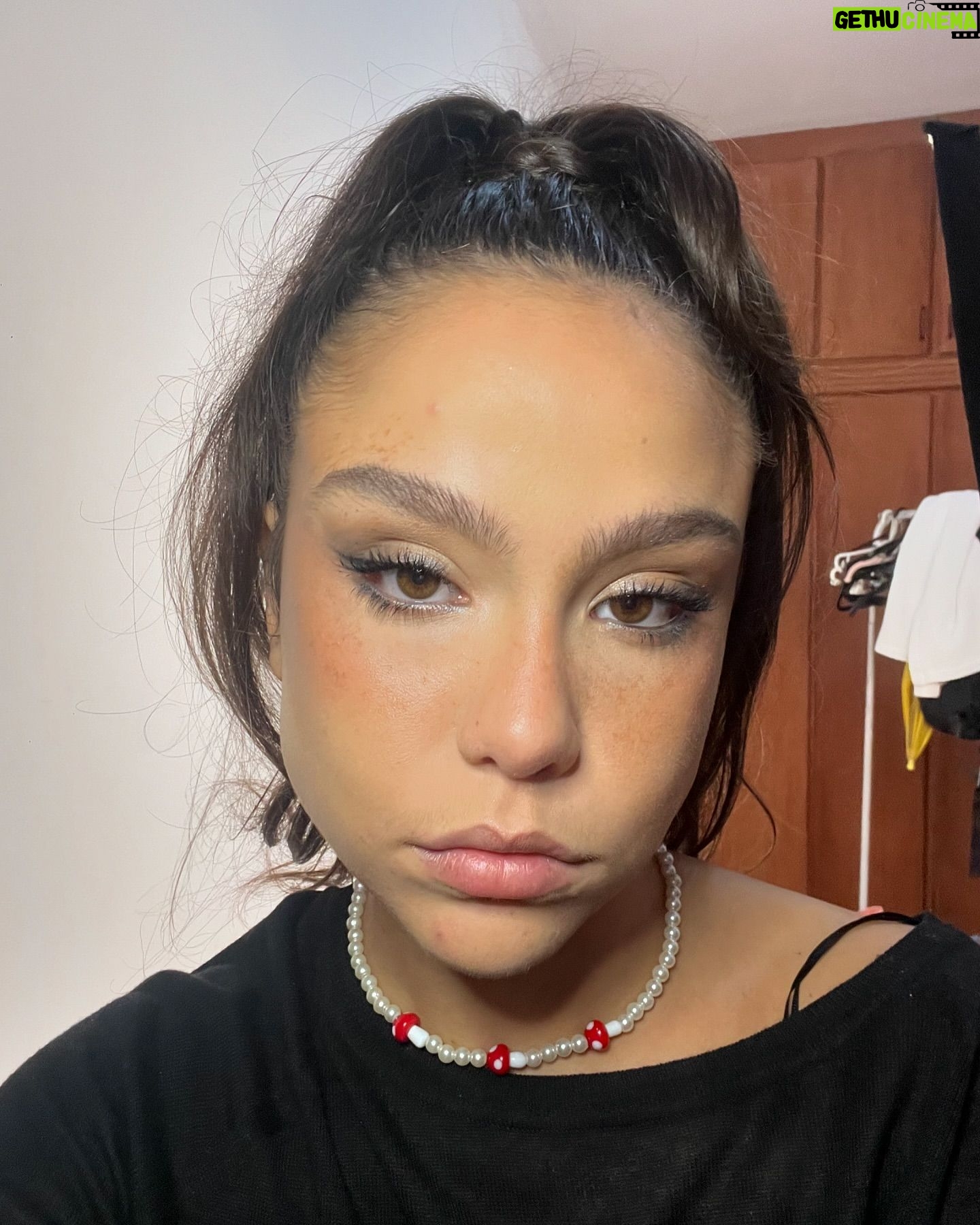 Bruna Carvalho - 26K Likes - É ref de make que vcs querem? É ref que vcs vão ter!!!!