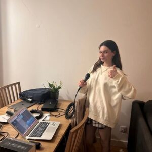 Bruna de Magalhães Instagram - 2 meses de @masinfluenciaspodcast ♥️♥️♥️💋💋