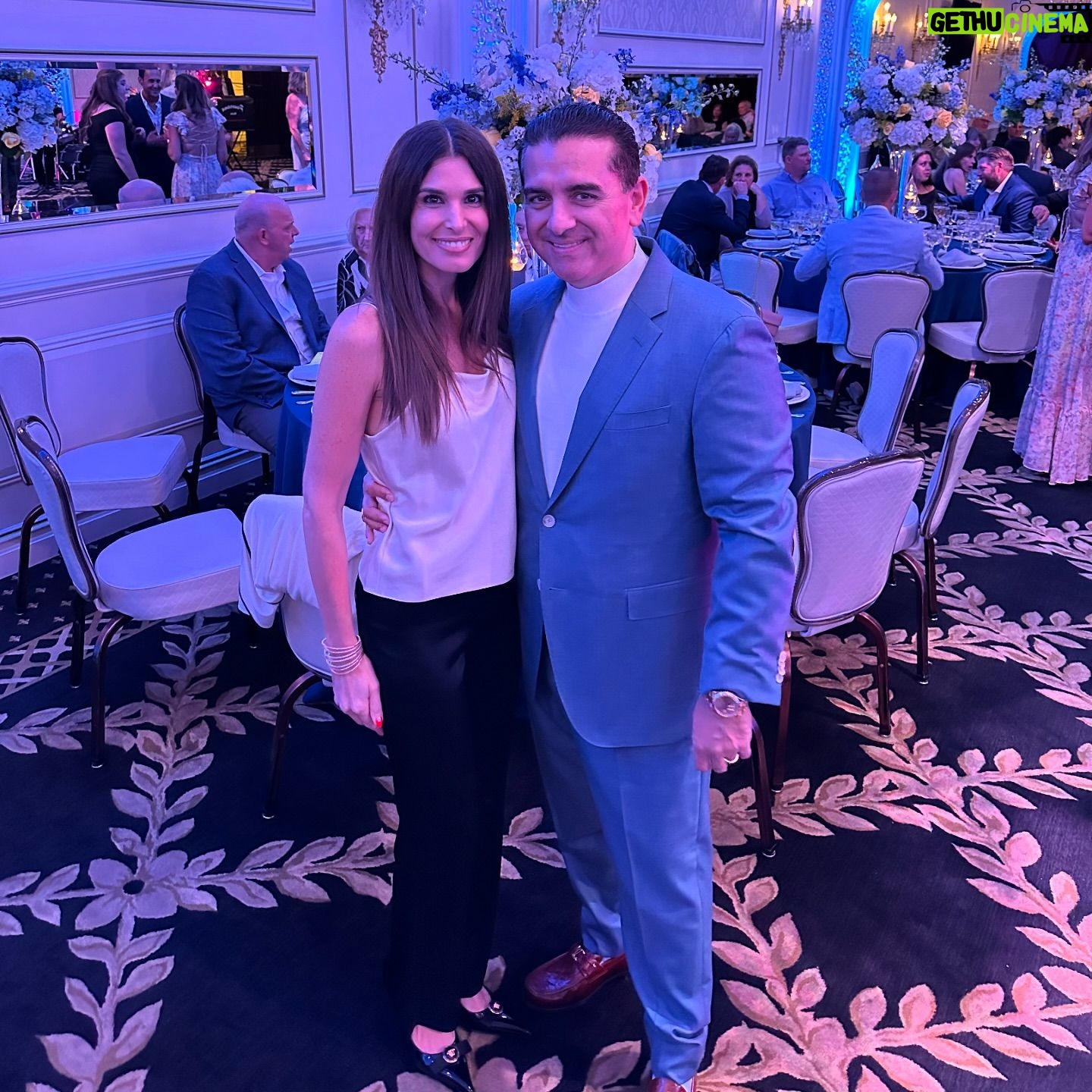 Buddy Valastro - 45.4K Likes - Nothing better than a night spent with my beautiful wife! Grateful for her love and support every day ❤️ #MyEverything