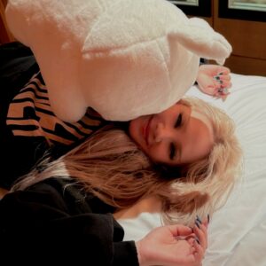 Actress CL HD Photos and Wallpapers September 2024