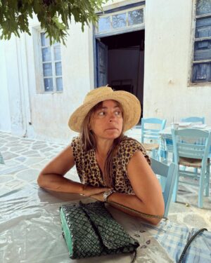 Camila Raznovich Instagram - Discovering Marpissa… #paros #summer2024 #marpissa #greece #familytime