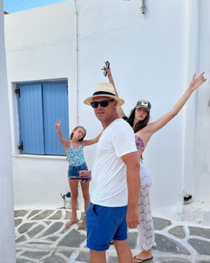 Camila Raznovich Instagram - Discovering Marpissa… #paros #summer2024 #marpissa #greece #familytime
