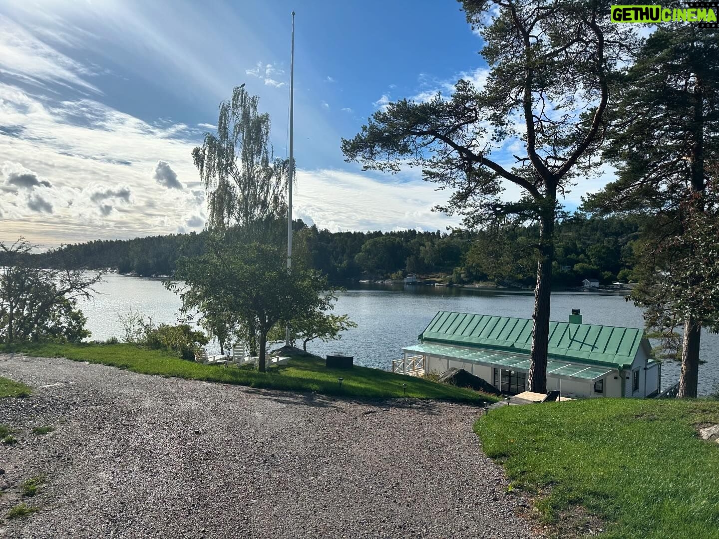 Camilla Läckberg - 5.2K Likes - Skrivardagar på Lumos med @eleonorave . 12:e Fjällbackaboken på g. ❤️ Älskar att hösten nu smyger sig på. 😍