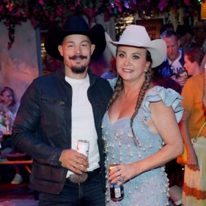 Camilla Läckberg Instagram - Och här kommer fler gobitar från lördagens Bonnafest!! 🤠🍻 #lackberg50