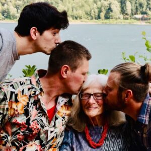 Camryn Manheim Instagram - My mother was born in 1925. She turned 99 years old this week. She celebrated by having a lemonade stand in front of her home and giving out cookies and advice to all the neighbors, whether they wanted it or not. 

My mom has had an extraordinary life. She marched with Dr. Martin Luther King, fought against Joseph McCarthy and proudly marched for pro-choice her entire adult life. She fought for unions, freedom of speech, equity for women and healthcare for all. A teacher, an activist and an undiscovered talkshow host, my mom is still interviewing every Uber driver, college student, bank teller and mail carrier she comes in contact with. 

If you ever see her sitting on her bench outside of her house, take a seat and stay for a while. I promise you will feel better if you do. 

Happy birthday to my most extraordinary mom. 🎈🎈🎈Thank you for all the lessons you’ve taught me and all the ones I still have yet to learn. You are truly a phenomenal woman. 🙏❤️
