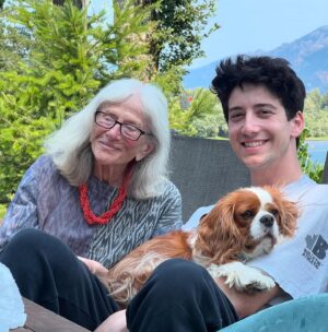 Camryn Manheim Instagram - My mother was born in 1925. She turned 99 years old this week. She celebrated by having a lemonade stand in front of her home and giving out cookies and advice to all the neighbors, whether they wanted it or not. 

My mom has had an extraordinary life. She marched with Dr. Martin Luther King, fought against Joseph McCarthy and proudly marched for pro-choice her entire adult life. She fought for unions, freedom of speech, equity for women and healthcare for all. A teacher, an activist and an undiscovered talkshow host, my mom is still interviewing every Uber driver, college student, bank teller and mail carrier she comes in contact with. 

If you ever see her sitting on her bench outside of her house, take a seat and stay for a while. I promise you will feel better if you do. 

Happy birthday to my most extraordinary mom. 🎈🎈🎈Thank you for all the lessons you’ve taught me and all the ones I still have yet to learn. You are truly a phenomenal woman. 🙏❤️