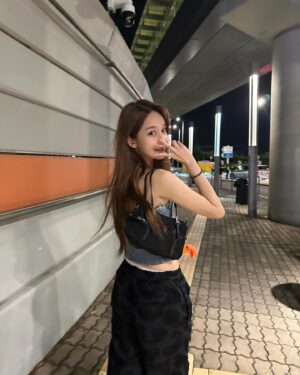 Candy Wong Instagram - ·
🖤