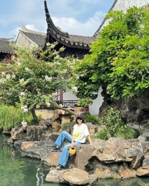 Carina Lau Instagram - 總有一些味道讓我們懷念  #蘇州 #蘇州園林 #兒時的味道