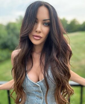 Carla Harvey Instagram - Lighten up, baby 💁🏽‍♀️