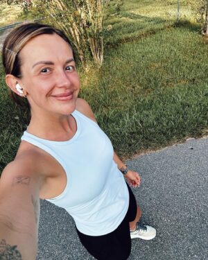 Carly Pearce Instagram - sometimes you need to spend a few days with your mama, pups & dad and have a slow weekend 🥰