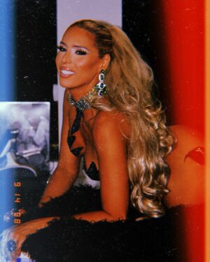 Carmen Carrera Instagram - ✨ GIRLS GIRLS GIRLS ✨ 🍬 #showgirl
Thank you @supernatural.haus @themanorcomplex @queerparties 💚🧡🩷