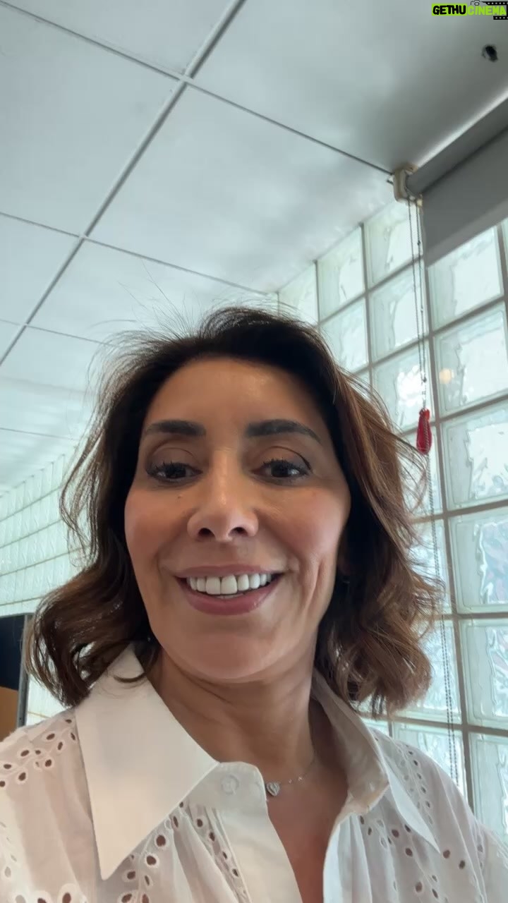 Carmen Gloria Arroyo - 1.8K Likes - Conoce nuestro equipo de @carmengloriatvn
Contáctanos en
Mail carmengloria@tvn.cl
Teléfono: 227077692