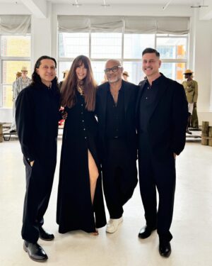 Carol Alt Instagram - “Here we go again ✨ #nyfw #nymd has begun 🗽 Excited to see what this season brings!  @modelcarolalt @sharonjordanroach @thesaltingnyc  @a___potts  @fernmallis @agentrypr @newyorkmensday 🙌 #FashionWeek #NewYorkCity”