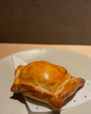 Carolina Bazán Instagram - Intensa semana de pega donde vinimos a presentar nuestro futuro restaurante en Londres “Mareida”. 
Gracias a todos los que por sumaron para ayudar, al equipo de @carousel_ldn y al equipo @mareida.london 
Nos vemos el 2025 con todoooo! 💪🏼