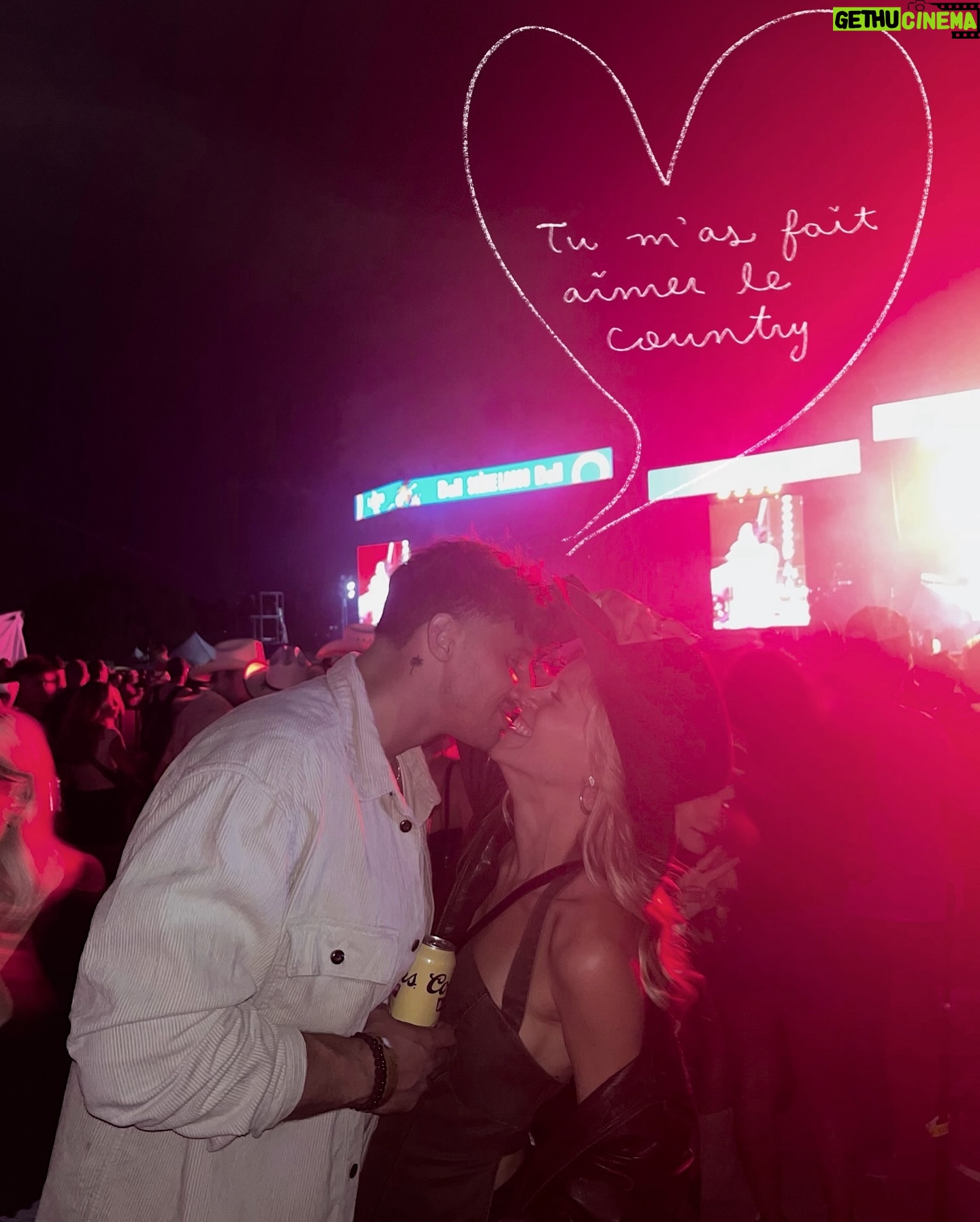 Catherine Paquin - 21.3K Likes - Dear Diary , c’était le weekend de fête à ma personne préférée 📖❤️