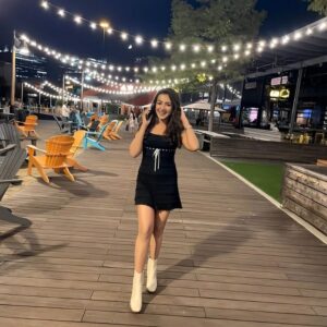 Actress Catherine Tresa HD Photos and Wallpapers September 2024