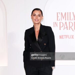 Catrinel Marlon Instagram - Roman holidays filled with dreams and glamour! 🎡✨ After last night’s premiere, I’m channeling my inner Emily in Paris, living my own *dolce vita* in the heart of Rome. Every corner feels like a movie set! 🇮🇹💫 😁
@william_abadie @sparklesbubbles @netflix @chopard 🫶
Suit : @brunellocucinelli_brand 
#RomanHolidays #PremiereNight #DreamAndGlamour #EmilyInParis #LaDolceVita #Netflix