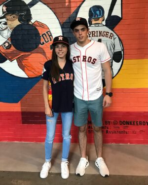 Ceci Flores Instagram - Casi 9 años. Mismo helado, diferentes jeans. ⚾️☄️🛰️