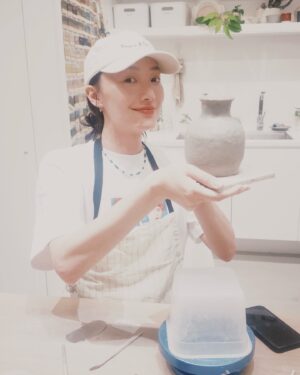 Cecilia Choi Instagram - 最近的台北日常
做陶瓷 貓 因為掛住薯仔金金
今天開心～～撒花～～