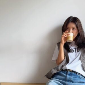 Chae Jung-an Instagram - 요즘 자주오는 동네😉