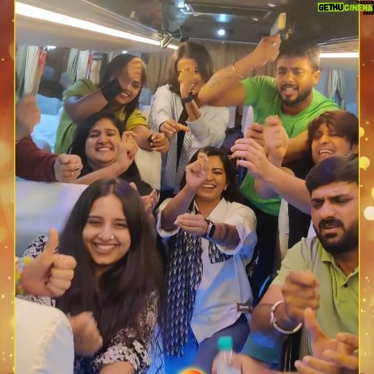 Chandana Ananthakrishna - 125.6K Likes - 'ಓಪನ್ ದ ಬಾಟಲ್' ಮಾಡಿದ 'ಲಕ್ಷ್ಮೀ ನಿವಾಸ' ಮೆಂಬರ್ಸ್!
#LakshmiNivasa #ZeeGaneshotsava #ZKPro #ZKReels #ZeeOnTheGoReels #ZeeKannada #BayasidaBaagiluTegeyona