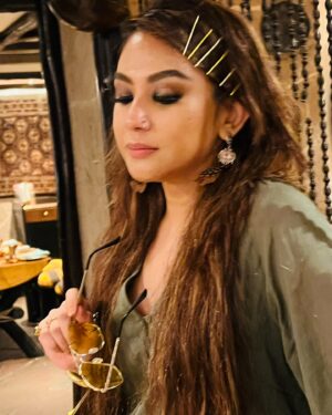 Chandrayee Ghosh Instagram - You are my everyday lifeline, my constant! I don’t know how to explain your presence in my life, I am still looking for the exact words ! You try and make people around you happy, you try and fight to protect your loved ones, may god protect you and give all the happiness you desire and deserve so much. তুইআমার “God sent “ 💌. Happiness always piya. Happy birthday. I wish I could pour in all my emotions in this little birthday note but that’s impossible. Stay with me forever and ever! #birthday #birthdaywishes #happybirthday #bff #love #peace #prayers #instagram