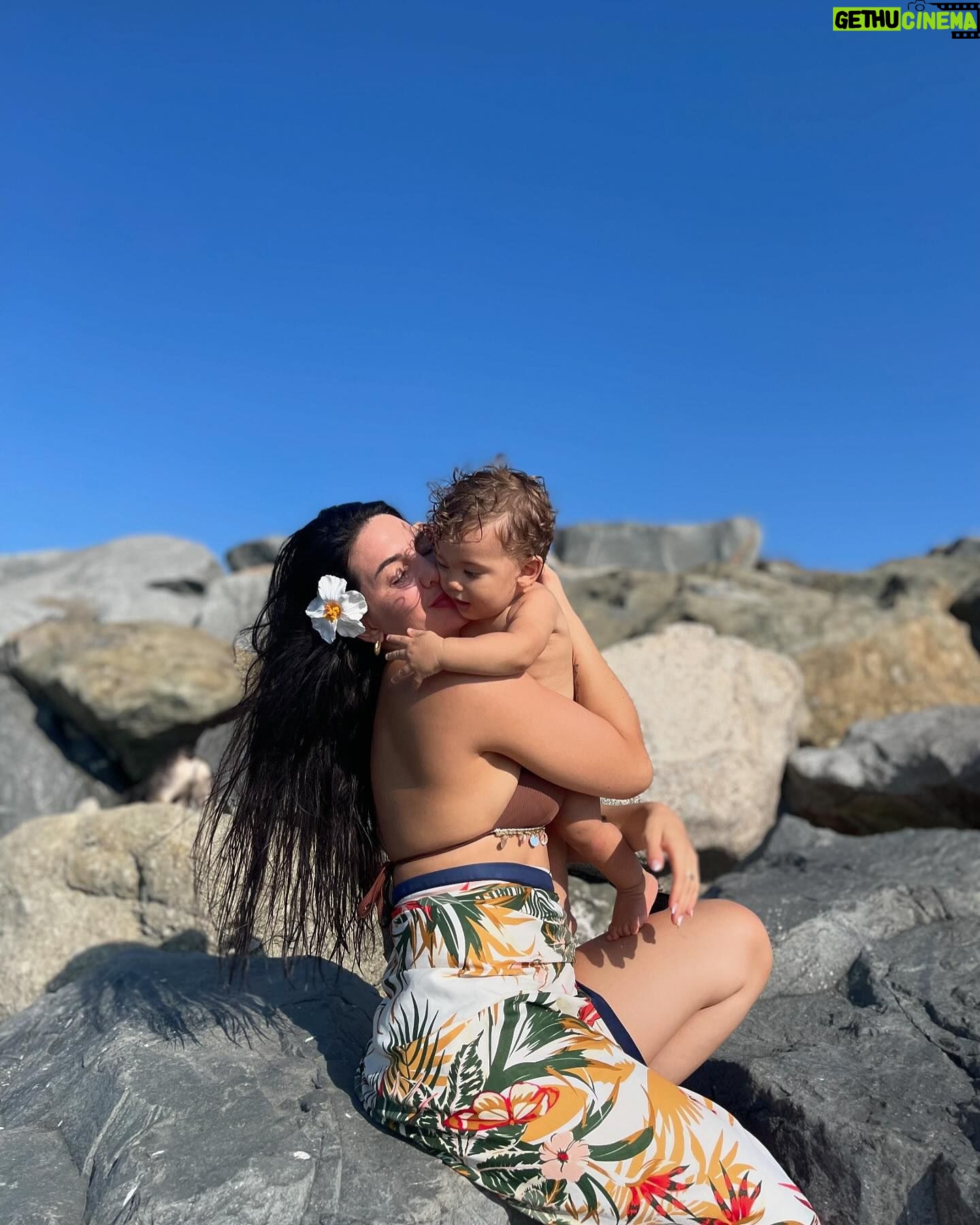 Cheyanne Buys - 3.8K Likes - Just some Florida girl π΄πΈ Living overseas doing my best to raise a foreign child.
β-
Thinking I should show you guys more of this beautiful country β¨