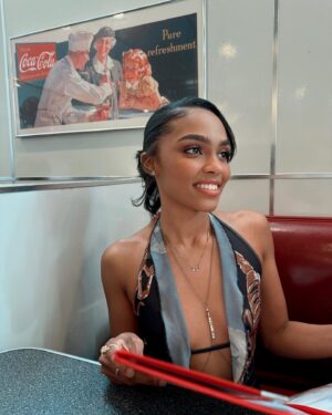 China Anne McClain Instagram - more fun 🤩🍔🍟 pc: @laurynmcclain