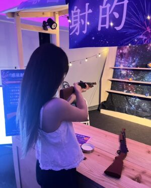 Chisaki Morito Instagram - 室内で夏祭り気分を味わえる場所って新しかった！🎆
　
　
　
射的だけチャレンジしてみたよ！！！笑
3回中1回だけ的に当てれた！笑　
げきよわ！！！！笑笑
　
　

みなさんは夏祭り行きましたか！？🍉
　
　
　
#星空夏祭り 
#有楽町 
#夏祭り 
#射的 
#夏祭り行きたい