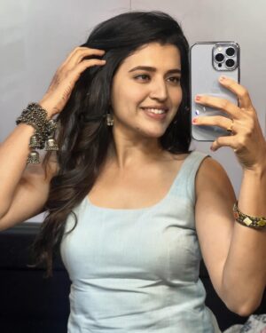 Chitra Shukla Instagram - सदा मुस्कुराते रहो अपने काम को ख़ुशी के साथ अनुभव करो। 

#vanity #diaries of #ahovikramaarka #movie 

#nofilter 
#chitrashukla #chitrashuklaupadhyay