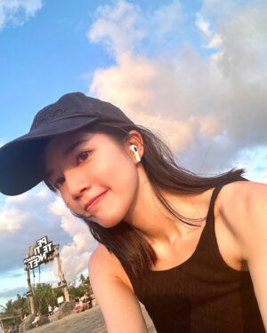 Chloe So Instagram - 🌊
嗚嗚 o(｀ω´ )o
運氣真係好好好好
一落水就見到manta喺隔離游嚟游去
每次潛水都要感嘆海底世界真係好靚好靚
感動的me(T-T)

(然而獨遊嘅唯一壞處就係….
背脊會曬黑(-_-) 圖8)

#freediving