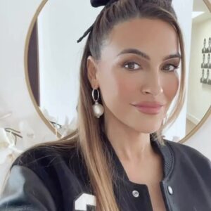 Actress Chrishell Stause HD Photos and Wallpapers December 2024