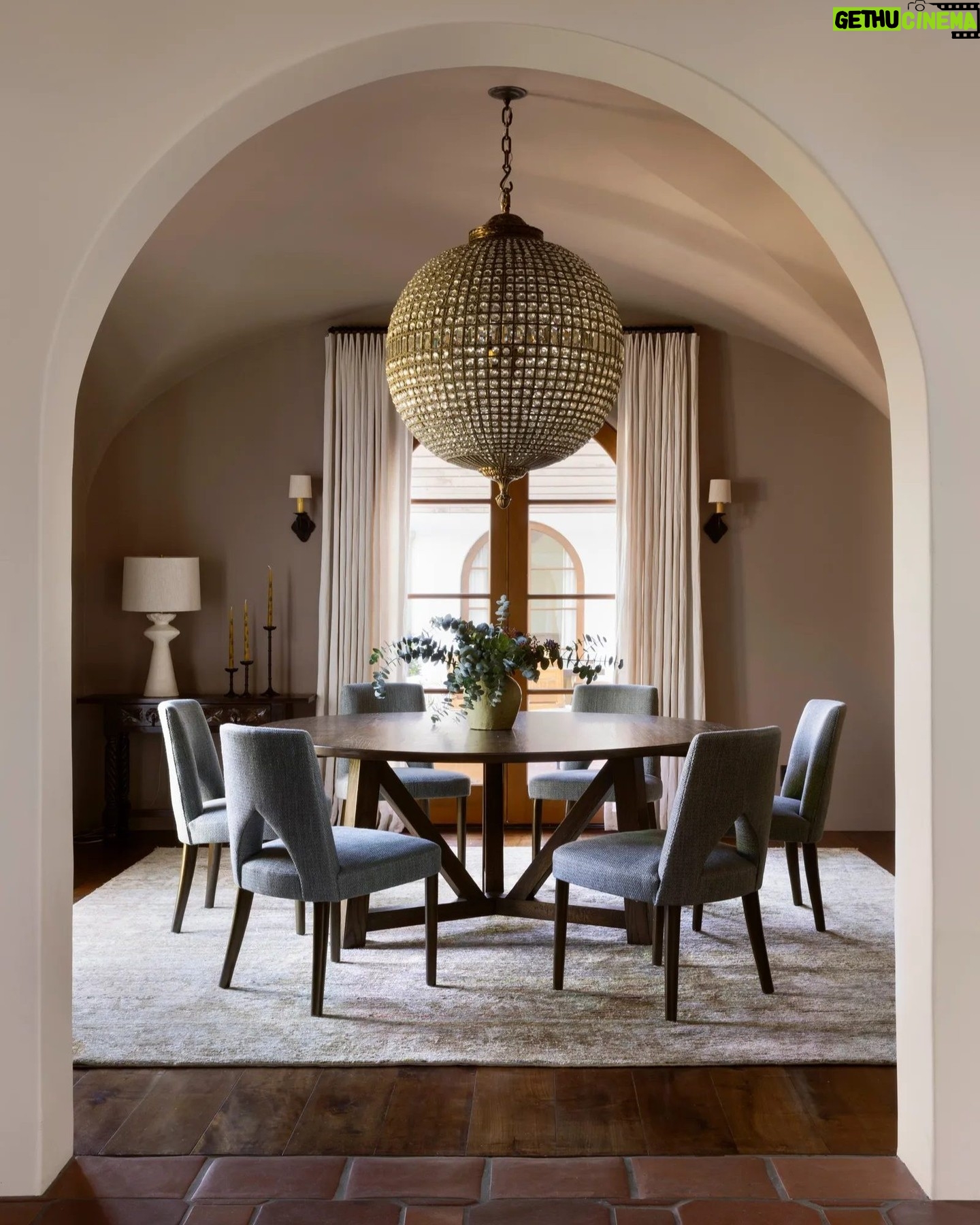 Chrissy Metz - 102.5K Likes - When actor and singer @chrissymetz first stepped into what is her now home, she just knew it was meant for her. “I remember going into the primary bathroom,” the This Is Us alum says, “and they had these really beautiful ornate wood screens. I was like, ‘Yep, I want to live here.’” The 5,700-square-foot Spanish Colonial Revival–style residence, located in a lush, gated community, represented more than just increased space and security for Metz. It was kismet: As she puts it, the place was just “very intentional and very beautiful,” a quality evident in every detail. Krista Schrock and David John Dick of #ADPRODirectory firm @discinteriors were tasked with transforming Metz’s new space into a place that feels like home.
Step inside the creative wonderland at the link in our bio. Photos by @samfroststudio; design by @discinteriors; words by @arielfoxman.
